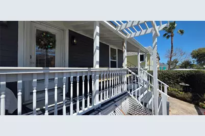 3322 Ave R 1/2 Avenue, Galveston, TX 77550 - Photo 5