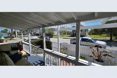 3322 Ave R 1/2 Avenue, Galveston, TX 77550 - Photo 7