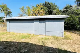 706 Rockdale Rd, Rockdale, TX 76567 - Photo 17