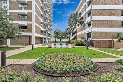 3600 Montrose Boulevard #207, Houston, TX 77006 - Photo 1