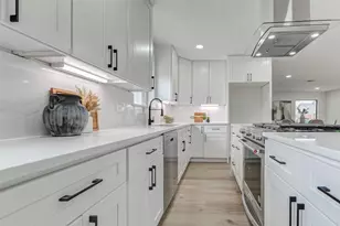 9923 Emnora Ln, Houston, TX 77080 - Photo 17