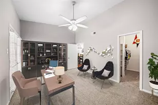 2001 Bering Dr, Houston, TX 77057 - Photo 9