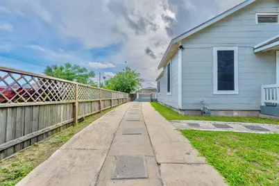 2119 63rd Street, Galveston, TX 77551 - Photo 19