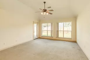 117 Jamestown Ave, Clute, TX 77531 - Photo 13