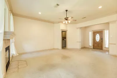 117 Jamestown Avenue, Clute, TX 77531 - Photo 9