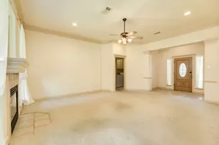 117 Jamestown Ave, Clute, TX 77531 - Photo 9