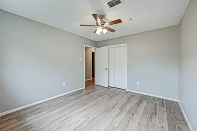 5806 Chrystell Lane, Houston, TX 77092 - Photo 15