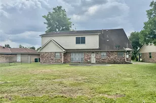 203 E Thornton Rd, Houston, TX 77022 - Photo 17