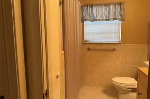 203 E Thornton Rd, Houston, TX 77022 - Photo 15