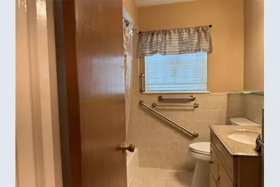 203 E Thornton Road, Houston, TX 77022 - Photo 9