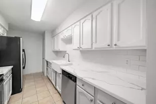 7847 Green Lawn Dr, Houston, TX 77088 - Photo 5
