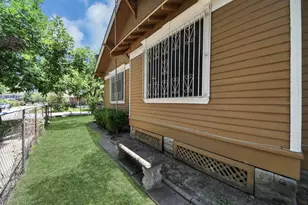 302 Hunt St, Houston, TX 77003 - Photo 5