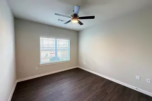 2102 Antoine Dr, Houston, TX 77055 - Photo 7