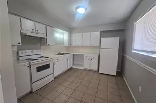 911 Avenue K, Galveston, TX 77550 - Photo 1