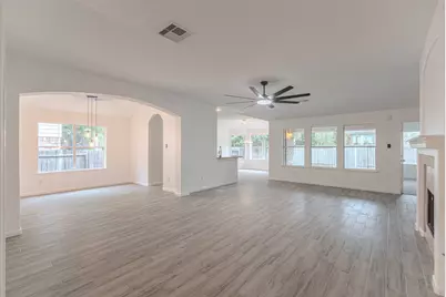 138 Bryce Branch Circle, The Woodlands, TX 77382 - Photo 7