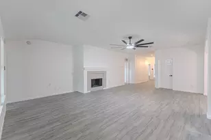 138 Bryce Branch Cir, The Woodlands, TX 77382 - Photo 9