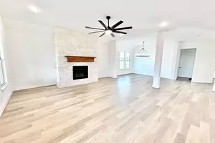 15722 N Tower Cir, Santa Fe, TX 77517 - Photo 9