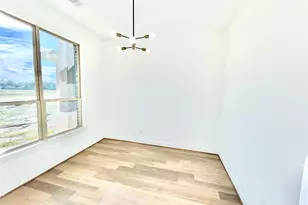 15722 N Tower Cir, Santa Fe, TX 77517 - Photo 11