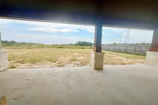 15722 N Tower Cir, Santa Fe, TX 77517 - Photo 19