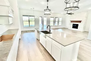 15722 N Tower Cir, Santa Fe, TX 77517 - Photo 7