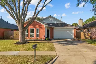 617 Prairie Ln, Angleton, TX 77515 - Photo 1