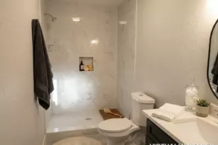 1103 Jocelyn St, Houston, TX 77023 - Photo 21
