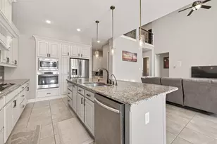 6714 Sotoria Ln, Sugar Land, TX 77479 - Photo 9