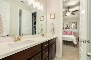 902 Redbird Ct, Angleton, TX 77515 - Photo 15