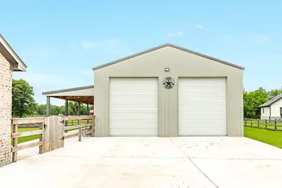 902 Redbird Court, Angleton, TX 77515 - Photo 25