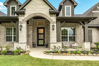 902 Redbird Court, Angleton, TX 77515 - Photo 3