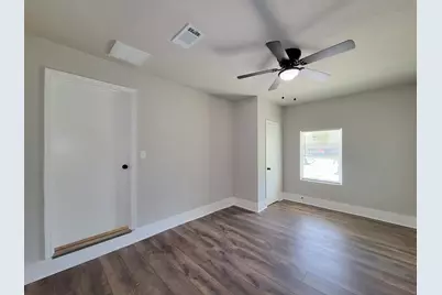 5815 Southseas Street, Houston, TX 77033 - Photo 19