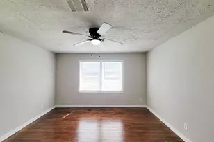 5815 Southseas St, Houston, TX 77033 - Photo 27