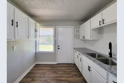 5815 Southseas Street, Houston, TX 77033 - Photo 17