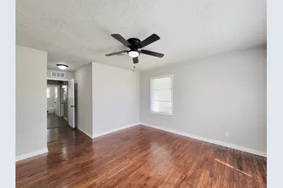 5815 Southseas Street, Houston, TX 77033 - Photo 13