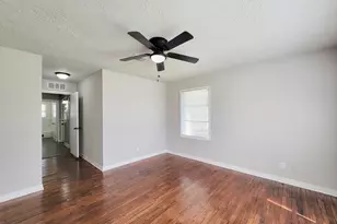 5815 Southseas St, Houston, TX 77033 - Photo 13
