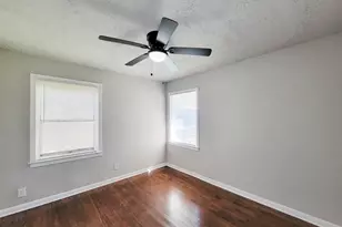 5815 Southseas St, Houston, TX 77033 - Photo 25