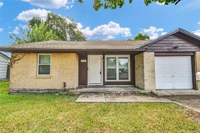113 S Yaupon Street, Lake Jackson, TX 77566 - Photo 1