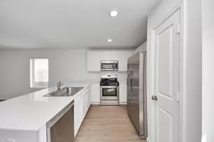 9014 Estes Lks Dr, Baytown, TX 77521 - Photo 5