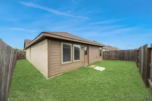 9014 Estes Lks Dr, Baytown, TX 77521 - Photo 23