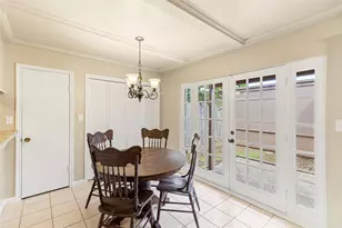 57 S Bachelor Button, Lake Jackson, TX 77566 - Photo 5