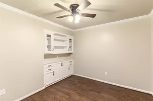 57 S Bachelor Button, Lake Jackson, TX 77566 - Photo 11