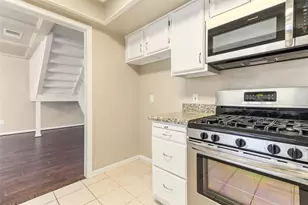 57 S Bachelor Button, Lake Jackson, TX 77566 - Photo 7