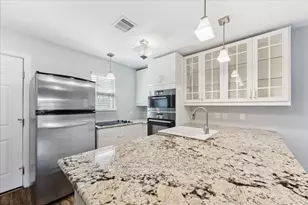 424 15th St, Galveston, TX 77550 - Photo 11