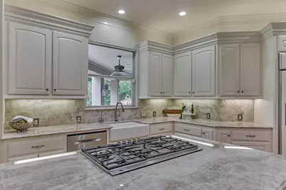 94 E Bracebridge Circle, The Woodlands, TX 77382 - Photo 15
