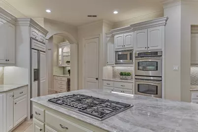 94 E Bracebridge Circle, The Woodlands, TX 77382 - Photo 17