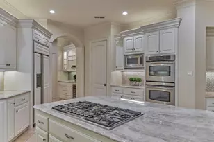 94 E Bracebridge Cir, The Woodlands, TX 77382 - Photo 17