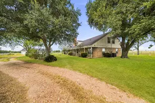9719 I 10 Frontage Rd, Sealy, TX 77474 - Photo 1