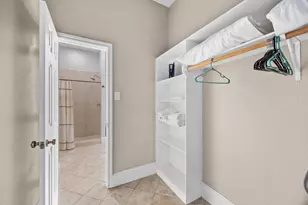 817 W 26th St, Houston, TX 77008 - Photo 13