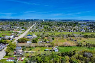 602 Massey Tompkins Rd, Baytown, TX 77521 - Photo 15