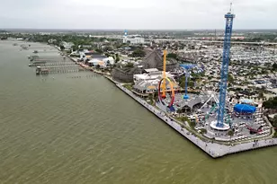 704 6th St, Kemah, TX 77565 - Photo 35